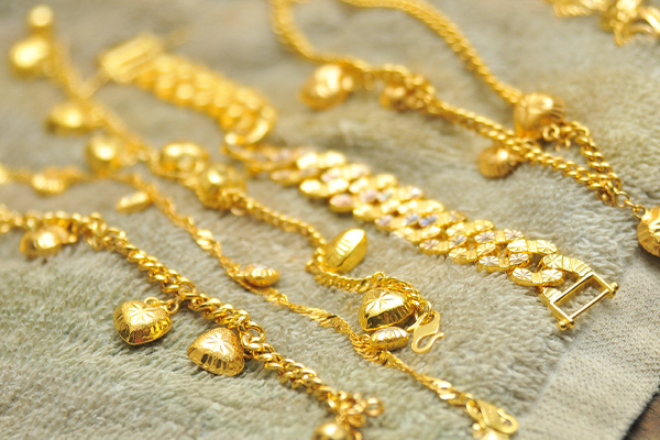 சிறைச்சாலை ஊடகப்பேச்சாளர் வீட்டிலும் திருடர்கள் கைவரிசை!