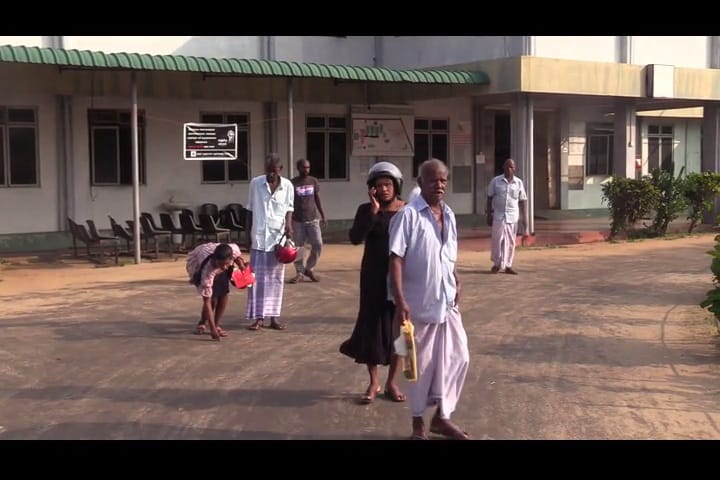 சாவகச்சேரி ஆதார வைத்தியசாலை சுகாதார ஊழியர்கள் சுகயீன விடுப்பில்!!