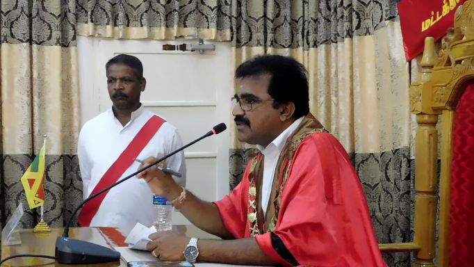 மாவட்ட மட்டத்தில் உதைபந்தாட்டத்தினை வளப்படுத்தும் நோக்கில் மட்டக்களப்பு கால்ப்பந்தாட்ட சம்மேளனத்தினால் நடத்தப்படும் மாவட்ட மட்டத்திலான போட்டிகளுக்கு வெபர் மைதானத்தை இலவசமாக வழங்க சபை அனுமதி…