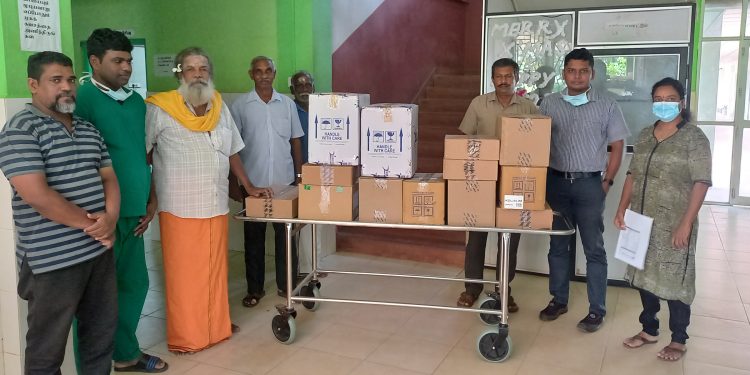 அச்சுவேலி பிரதேச வைத்தியசாலைக்கு மருத்துவ உதவிகள் வழங்கி வைக்கப்பட்டது!