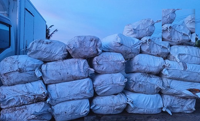 இந்தியாவிலிருந்து கடத்திவரப்பட்ட 633 கிலோவுக்கும் அதிகமான பீடி இலைகளுடன் ஐவர் கைது