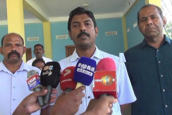 இலங்கை அரசு அதன் உண்மை முகத்தினை தற்பொழுது சிங்கள மக்களுக்கும் காட்டி வருகின்றது:சுகாஷ்