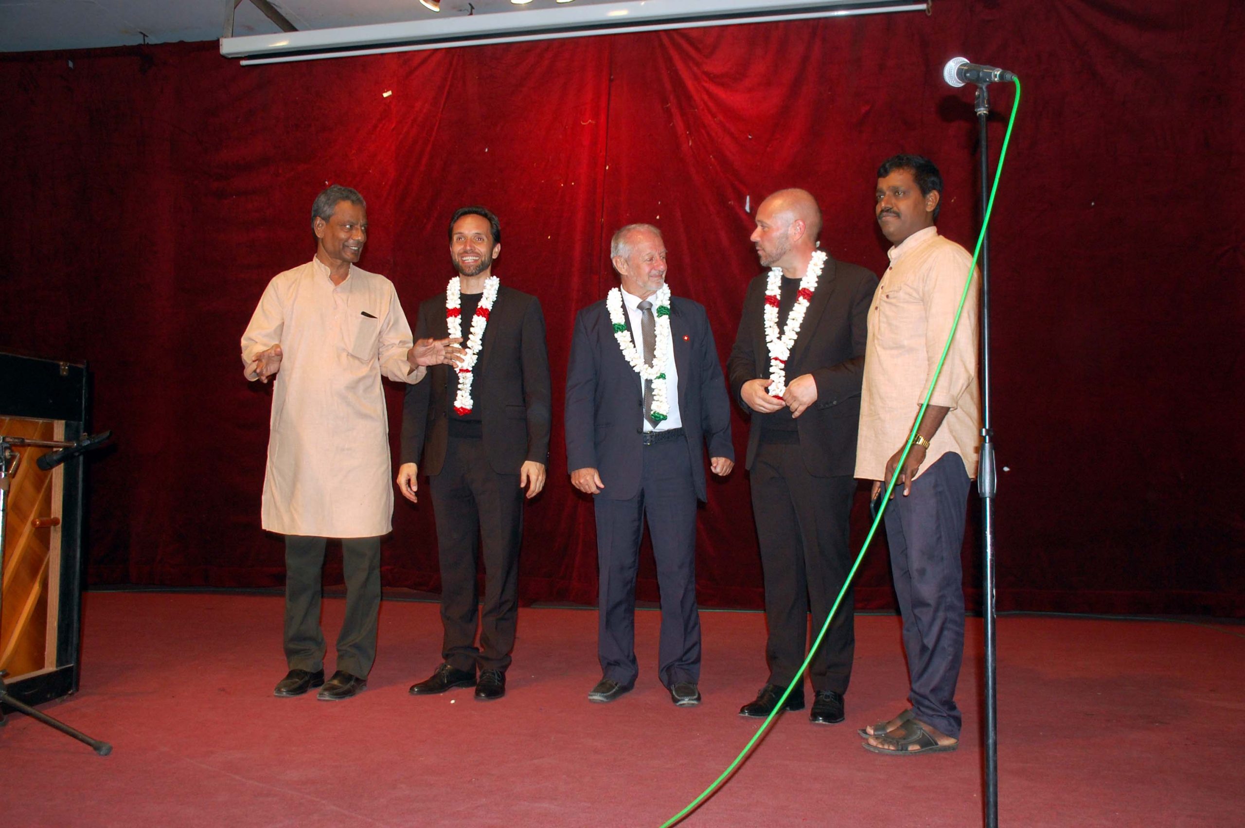 யாழ் பல்கலையில் சுவிஸ் மற்றும் பிரான்ஸ் நாடுகளின் பாடல்கள் ஒன்றிணைந்த இசை நிகழ்வு