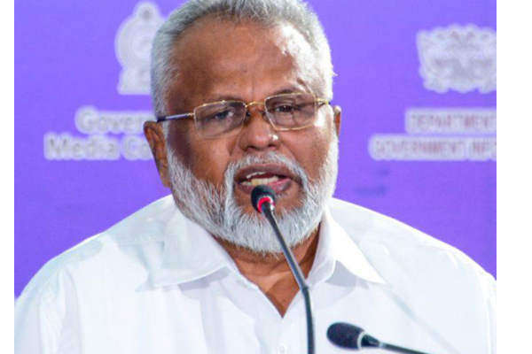 மட்டு. கடற்தொழிலார்களின் வயிற்றில் அடிக்கும் டக்ளஸ்! பொதுமக்கள் விசனம்