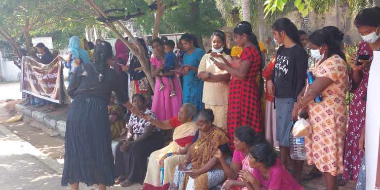 தமிழ் மக்களுக்கான அரசியல் தீர்வை வலியுறுத்தி கவனயீர்ப்பு போராட்டம்