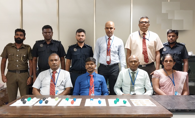 16 கேடியே 40 லட்சம் ரூபா பெறுமதியான தங்க ஜெல் பவுடர்களுடன் ஐந்து வர்த்தகர்கள் கைது!