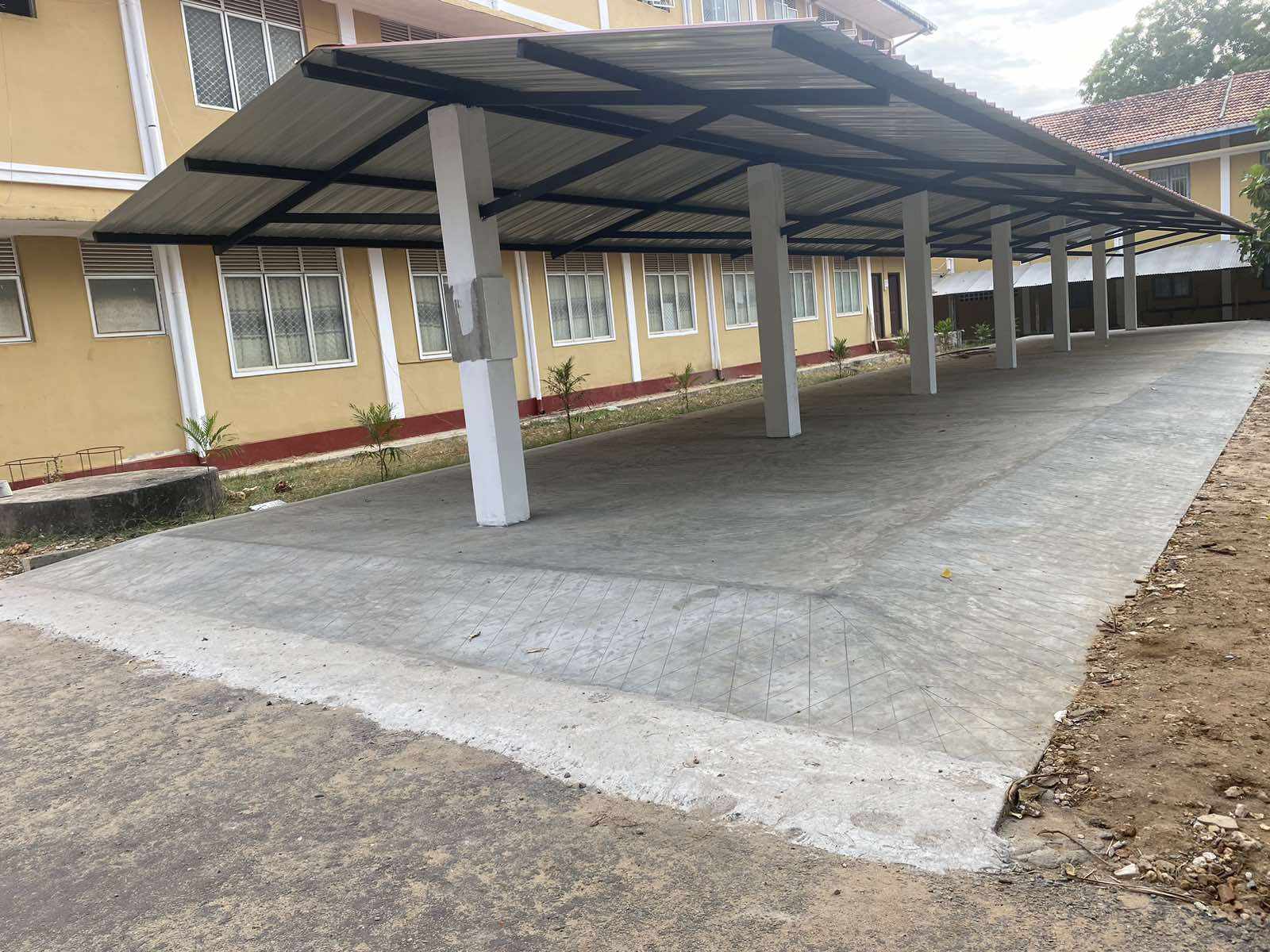 சுன்னாகம் ஸ்கந்தவரோதய கல்லூரிக்கு சைக்கிள் பாதுகாப்பு நிலையம் அமைப்பு! 1997 கலைப்பிரிவு மாணவர்களால்