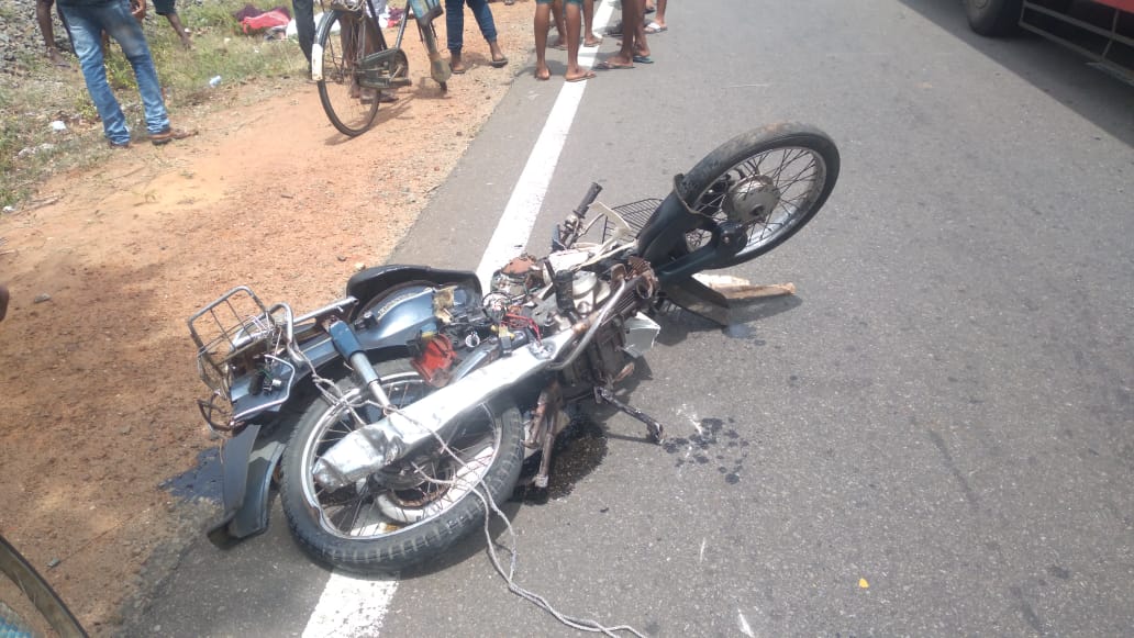 மீசாலையில் ரயிலுடன் மோதுண்டு வயோதிபர் பலி!!