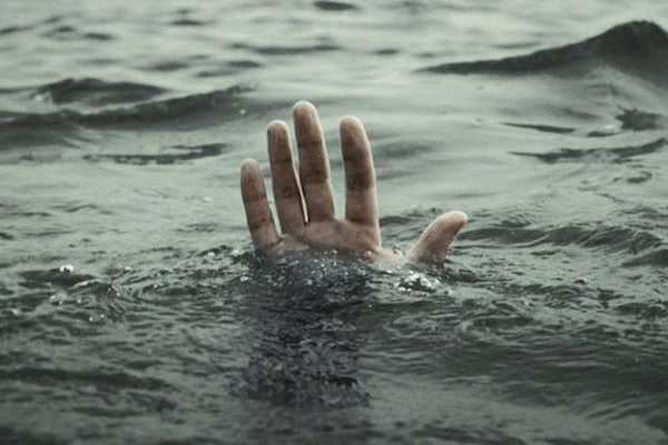 தாமரை பறிக்கச்சென்ற இளைஞர் உயிரிழப்பு