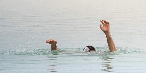 நீச்சல் தடாகத்தில் இளைஞர் உயிரிழப்பு