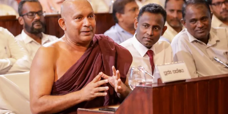 மதவாதமும் இனவாதமும் பாரியளவில் கடந்த தேர்தலில் தலைதூக்கினவாம்! வண.தம்பர அமில தேரர் சுட்டிக்காட்டு