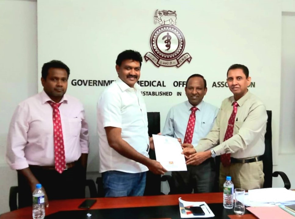 அரச வைத்திய அதிகாரிகள் சம்மேளனம் கிழக்கு ஆளுநருடன் கைக்கோர்த்தது!