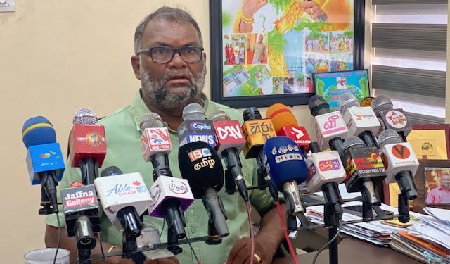 சமஸ்டி அடிப்படையில் அதிகாரங்கள் பகிரப்பட்டு வழங்கப்படல் வேண்டும்! கோவிந்தன் கருணாகரம் வலியுறுத்து