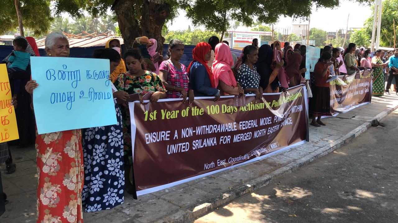 மன்னாரில் சமஷ்டியை வலியுறுத்தி கவனயீர்ப்பு ஆர்ப்பாட்டம்