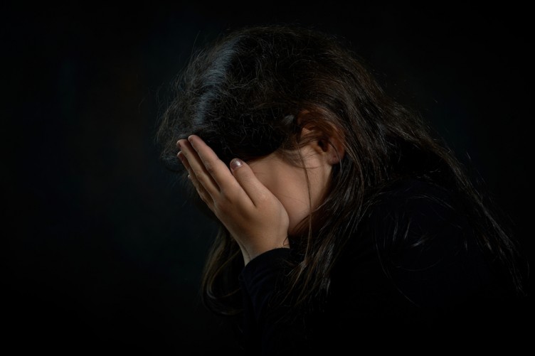 யாழில் சிறுமியை துஷ்பிரயோகம் செய்த பெரியப்பா கைது