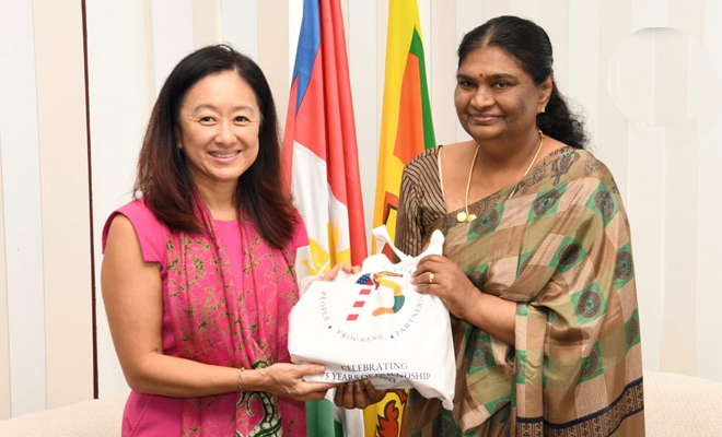 அமெரிக்க தூதர் ஜூலி சங் யாழிற்கு விஜயம்