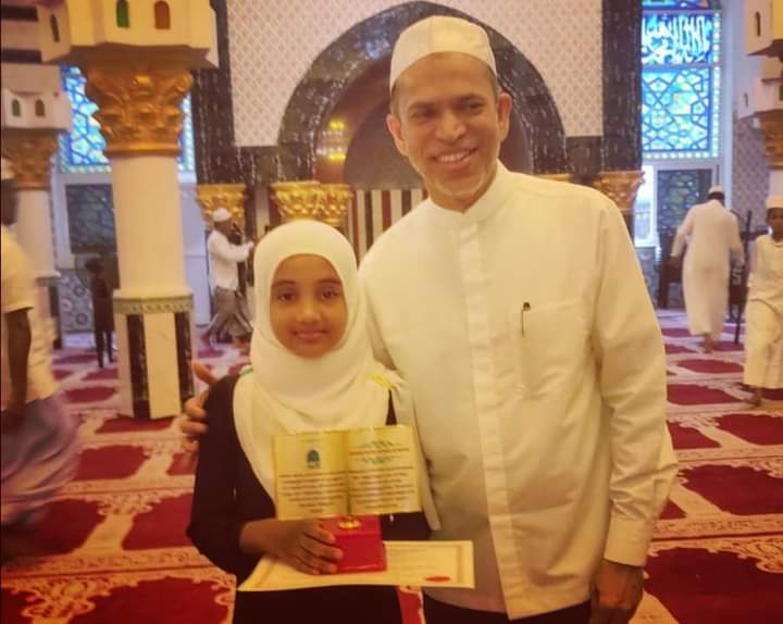 அல்- குர்ஆனை ஓதி முடித்தவர்களுக்கான சான்றிதழ் வழங்கும் நிகழ்வில் ஹிஸ்புழ்ழாஹ்!