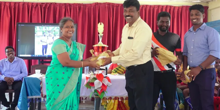 உதைபந்தாட்ட தொடரில் சாதனை படைத்த வீரர்கள் கௌரவிப்பு!