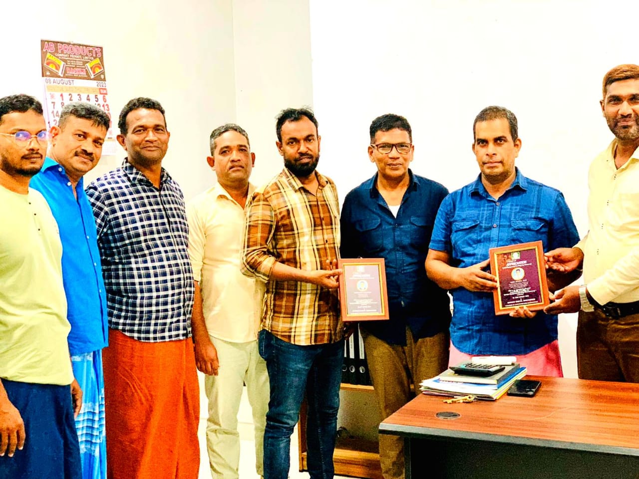 எலைட் கழகத்துடன் கலந்துரையாடல் விளையாட்டு உபகரணங்கள் வழங்கல்