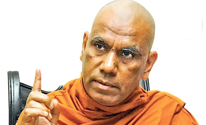 அழிக்கப்பட்ட பாடசாலை உபகரணங்களை வறிய மாணவர்களுக்கு பகிர்ந்திருக்கலாமாம்! ஓமல்பே சோபித்த தேரர் கூறுகிறார்