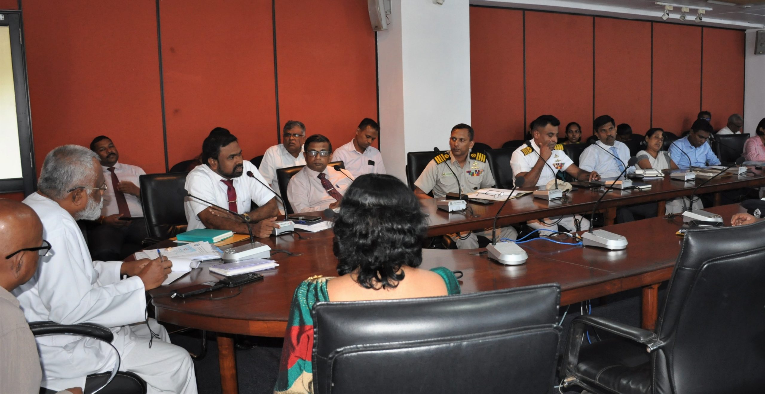 டைனமைற் பயன்படுத்தி மீன் பிடிப்பதை நிறுத்த உரிய நடவடிக்கை எடுக்கப்படும்!  கடற்றொழில் அமைச்சர் டக்ளஸ் உத்தரவாதம்