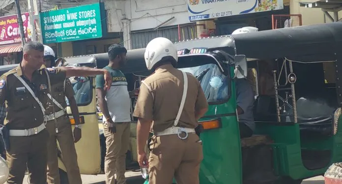 கட்டணமானி பொருத்தப்படாத ஓட்டோக்கள் யாழில் அகற்றம்!