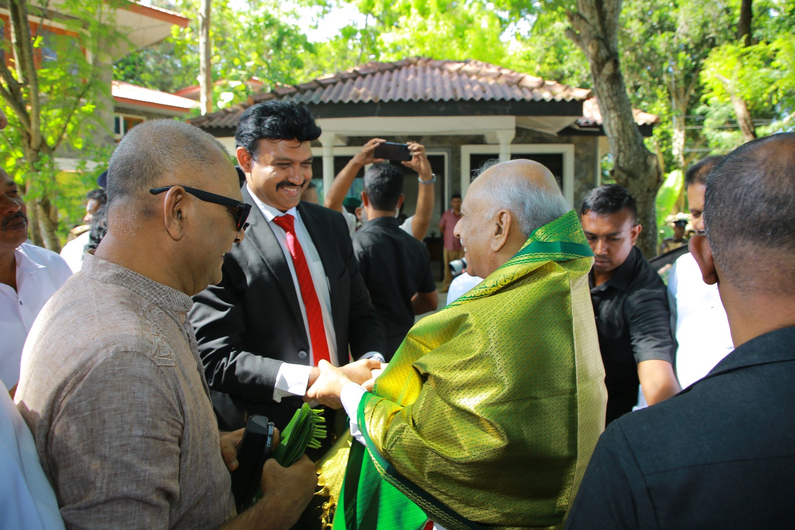 கிழக்கு மாகாண ஆளுநரின் செயல்பாடுகள் ஏனைய மாகாணங்களுக்கு முன்னுதாரணம்!  ஆளுநர் செந்தில் தொண்டமானுக்கு பிரதமர் பாராட்டு