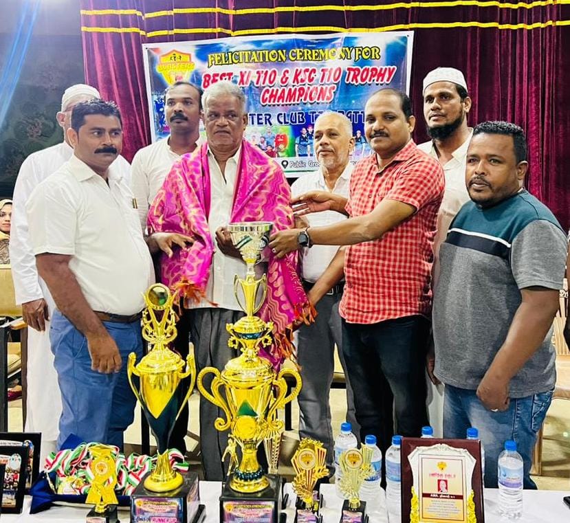 சாதனையாளர்களைக் கௌரவித்த சாய்ந்தமருது பிளாஸ்டர் வி.கழகம்!