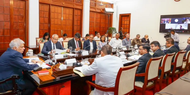 சுற்றுலாப் பயணிகளைக் கவரும் வேலைத்திட்டங்களை ஏற்படுத்துமாறு ஜனாதிபதி பணிப்பு!