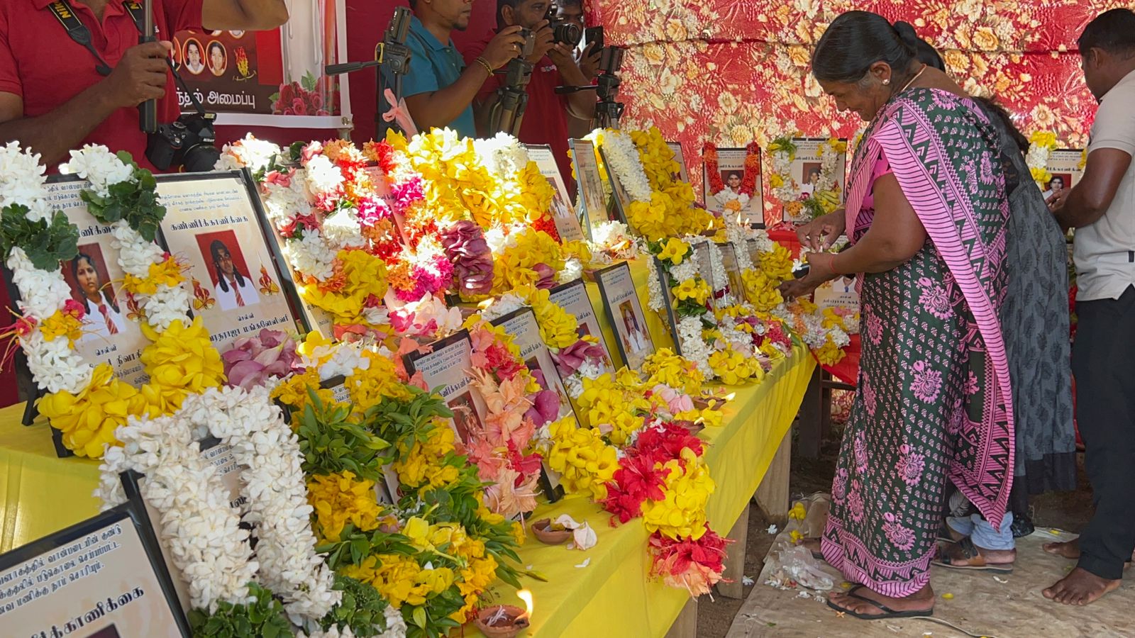 செஞ்சோலைப் படுகொலையின் 17 ஆம் ஆண்டு நினைவேந்தல்;! கண்ணீரில் தோய்ந்தது வள்ளிபுனம்