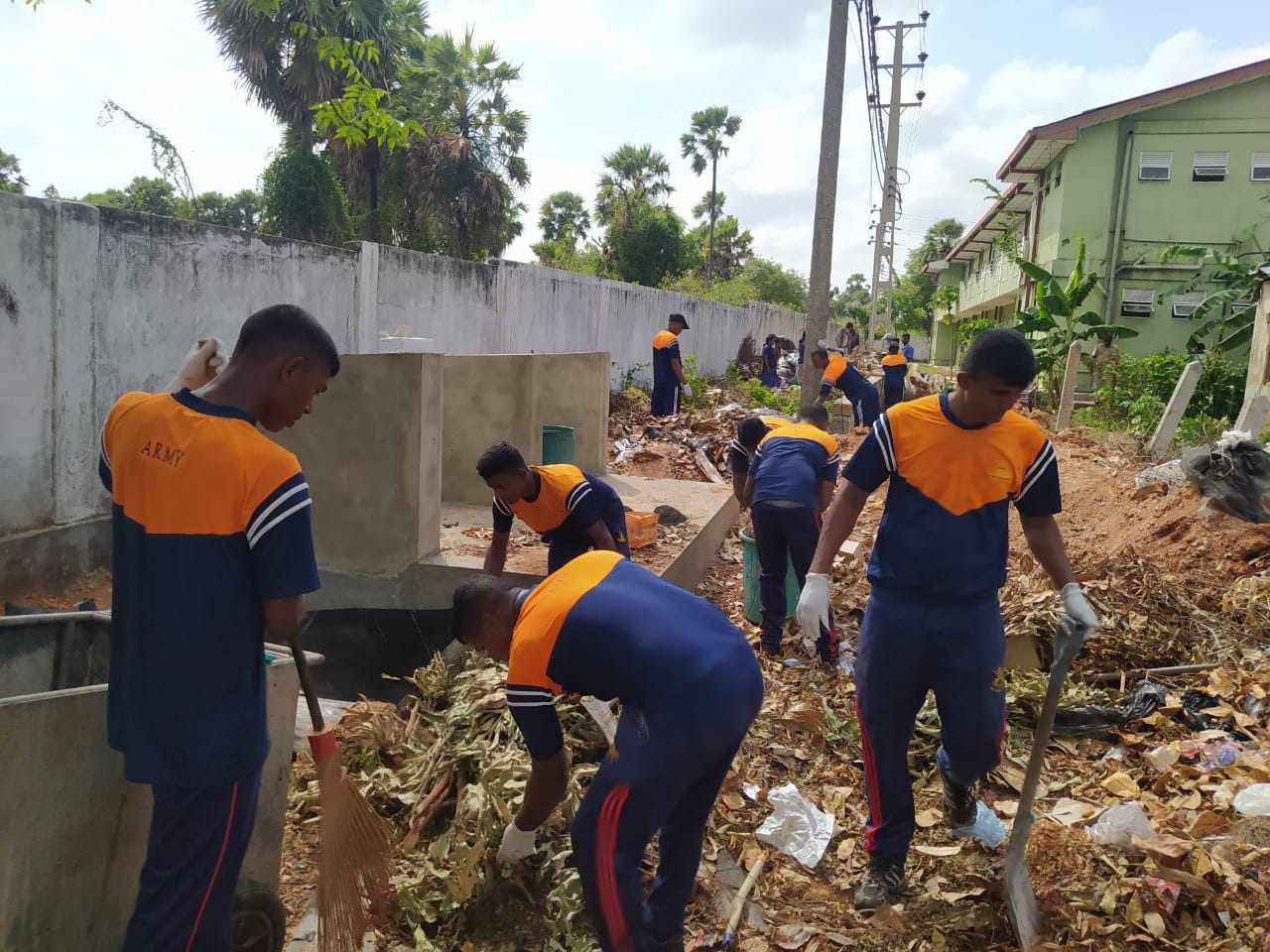 டெங்கு நோயைக் கட்டுப்படுத்தல் தொடர்பாக தெல்லிப்பழை வைத்திய சாலையில் சிரமதானம்!