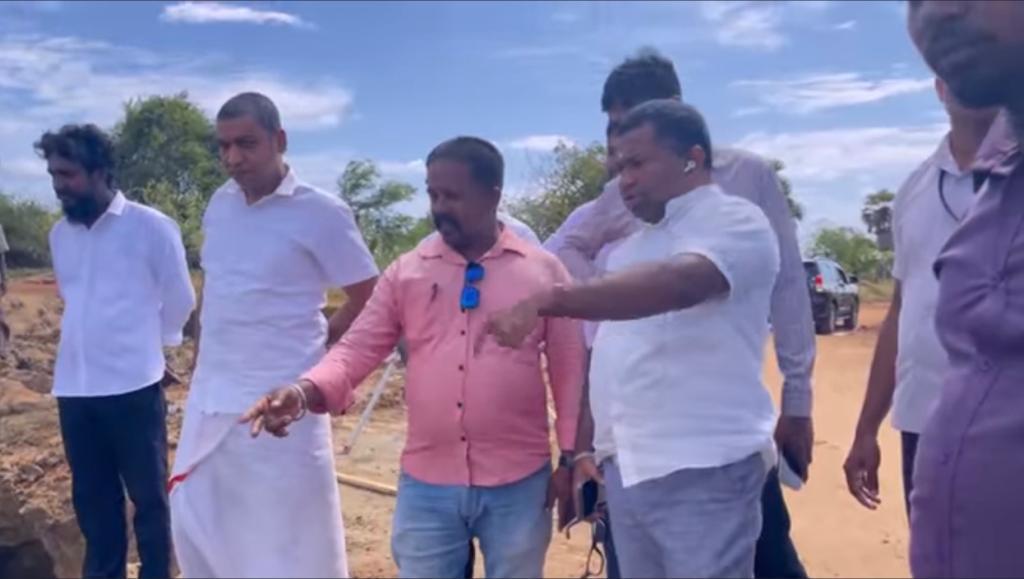 திருமலை வெருகல் ஆற்றின் குறுக்கே அமைக்கப்படும் பாலத்தின் நிர்மாண பணிகளை உடன் நிறைவு செய்க! அமைச்சர் சிவநேசதுரை சந்திரகாந்தன் ஏற்பாடு