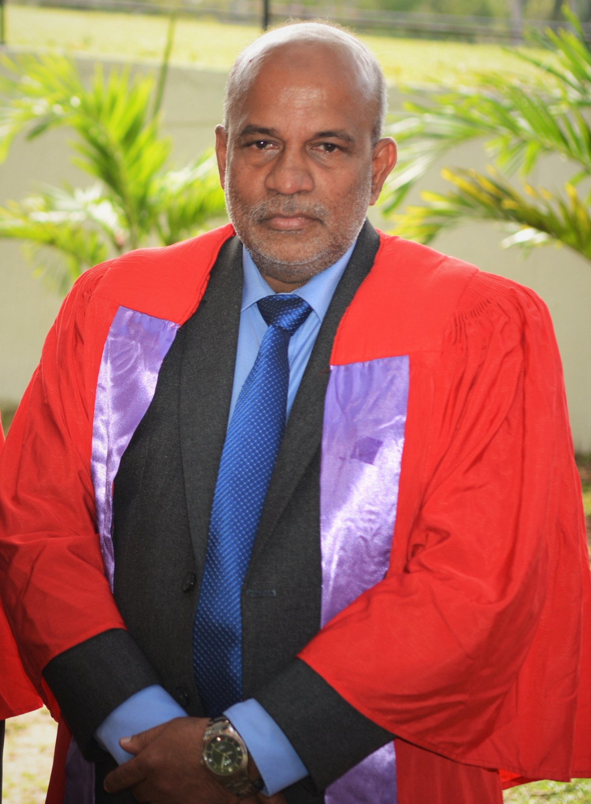 தென் கிழக்குப் பல்கலைக் கழகத்தின் முதல் ஆங்கில பேராசிரியரானார் நவாஸ்!