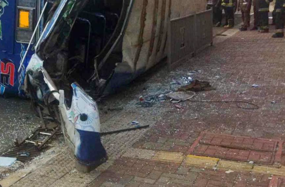 பம்பலப்பிட்டி- டூப்ளிகேஷன் வீதியில் விபத்து-7 பேர் காயம்