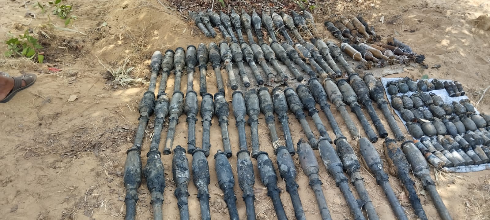 பளையில் பெருமளவு வெடிப்பொருட்கள் மீட்பு