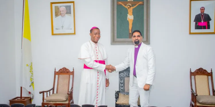 பாப்பரசரின் இலங்கைக்கான பிரதிநிதியுடன் அருட்தந்தை சந்துரு பெர்னாண்டோ சந்திப்பு!