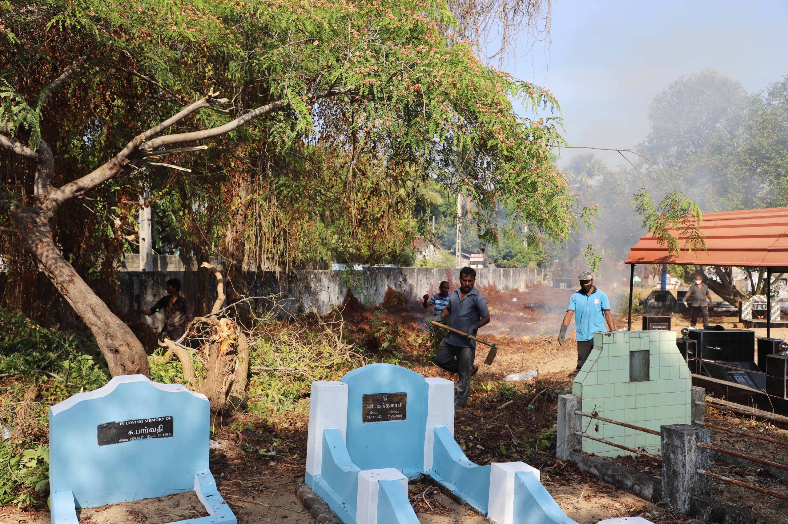 மட்டு. மாநகர சபையால் இந்து மயானம் துப்புரவு!