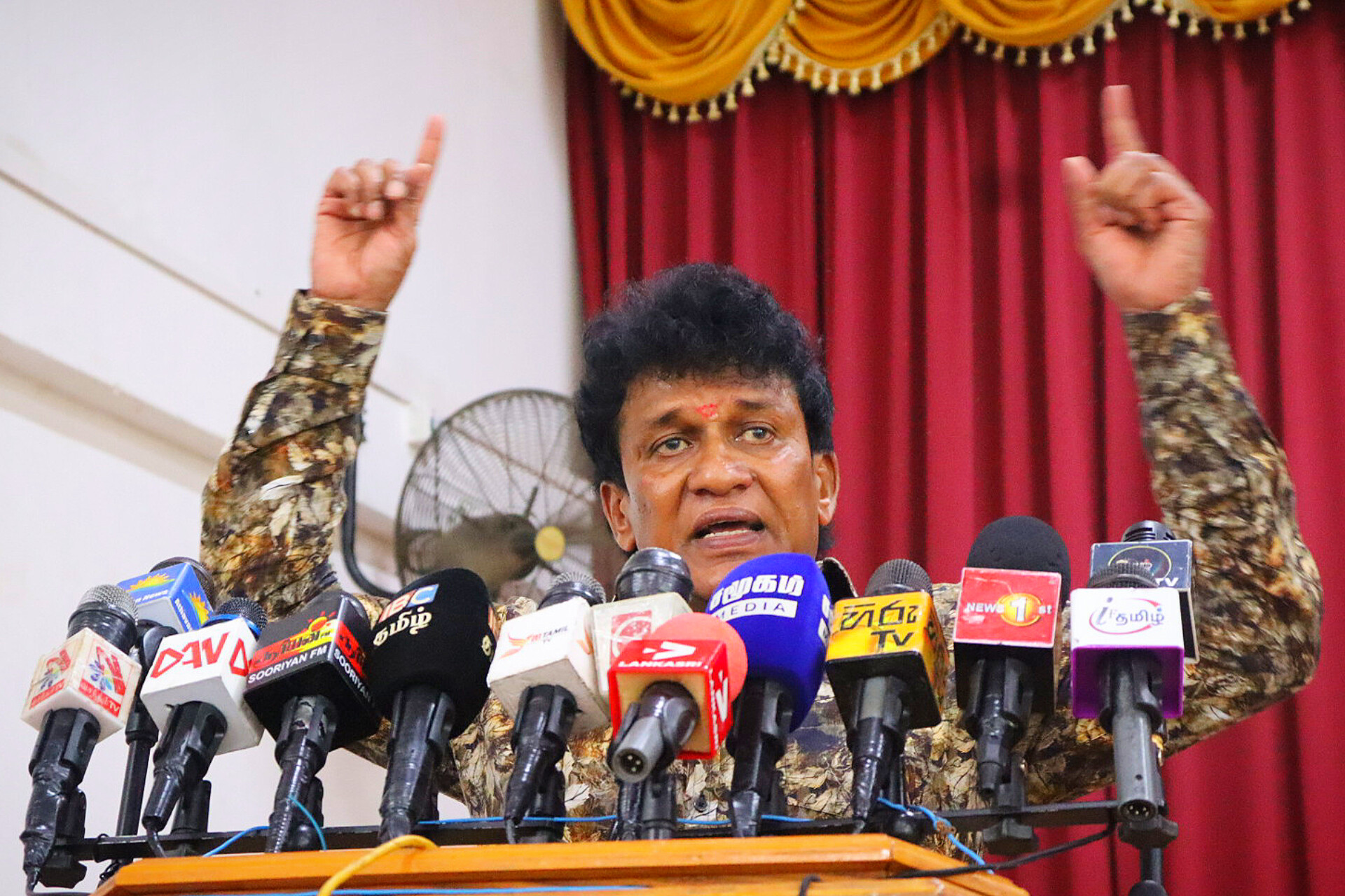 ‘அடித்தால் திருப்பி அடியுங்கள்’ அது சட்ட வரம்புக்குட்பட்டதே! மலையக மக்களுக்கு மனோ அறைகூவல்