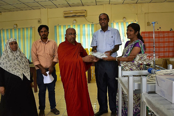 மன்னார் மாவட்ட வைத்தியசாலைகளுக்கு மில்லியன் ரூபா பெறுமதியான பொருள்கள்!