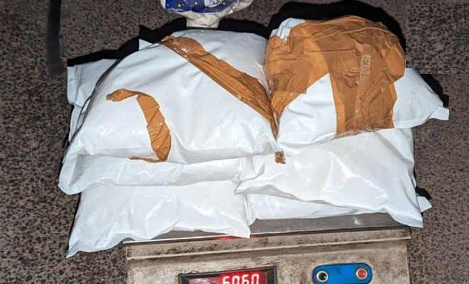 இந்தியாவிலிருந்து இலங்கை கடத்த மறைத்து வைக்கப்பட்ட 6 கிலோ ஐஸ் போதையுடன் பெண் உள்ளிட்ட நால்வர் கைது!