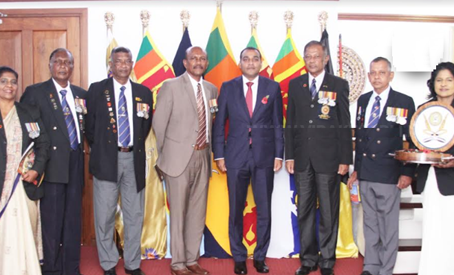 பிரமித்த பண்டார தென்னகோனுக்கு ‘பொப்பி மலர்’ அணிவித்து கௌரவம்