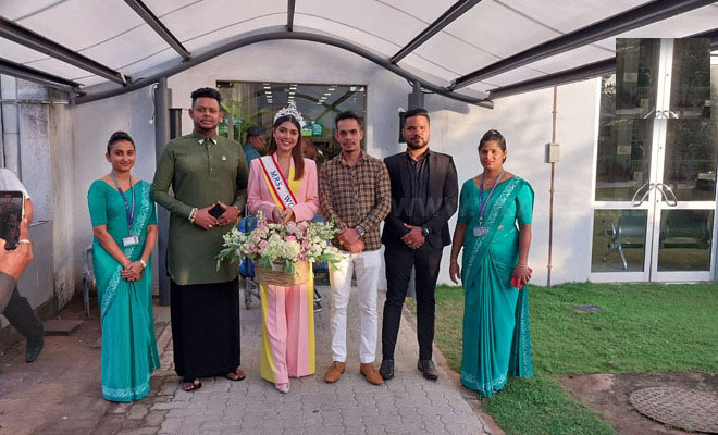 இலங்கை வந்தார் திருமதி உலக அழகி – 2022 சர்கம் கௌஷல்