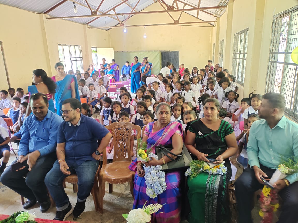 ஏழ்மையை ஒழிப்போம் கல்வியை விதைப்போம்’ திட்டத்தின்கீழ் பாடசாலை உபகரணம் வழங்கல்