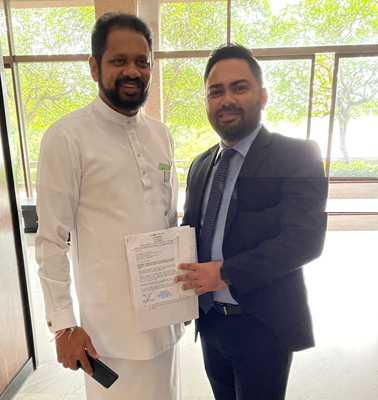 கிழக்கு உள்ளூராட்சி மன்ற ஊழியர்களை  நிரந்தரமாக்குகின்றமை தொடர்பில் பேச்சு!