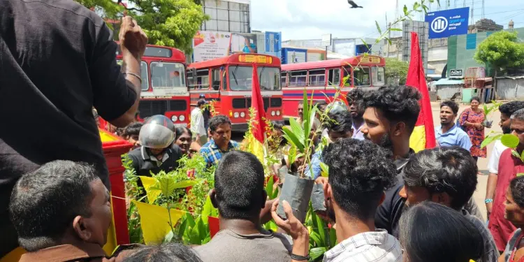 தியாகதீபம் திலீபனின் நினைவேந்தல்;  யாழ். பல்கலை மாணவர்களால் மரக்கன்றுகள் வழங்கிவைப்பு