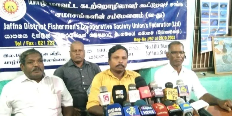 படகில் சென்று தமிழகத் தலைவர்களுடன் பேச்சுவார்த்தை நடத்தத் தீர்மானம்!