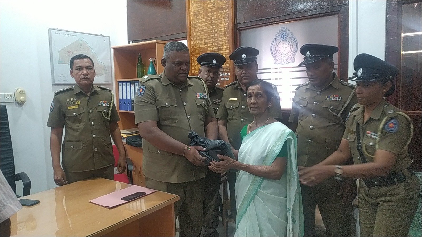 பொலிஸ் குடும்பங்களுக்கு உலருணவு பொதி வழங்கல்!