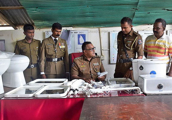 மன்னாரில் ஹோட்டல் குளியலறை உபகரணங்களை திருடிய இருவர் கைது : 5 லட்சம் ரூபாய் பெறுமதியான பொருட்கள் மீட்பு!