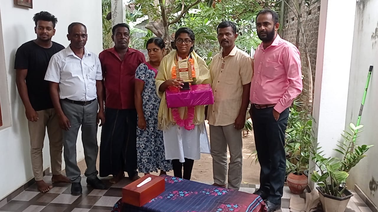 வரலாற்றில் முதல் தடவையாக வைத்தியத் துறைக்கு தெரிவான ஜனுசிகாவுக்கு பெஸ்ட் ஒப்யங் கௌரவம்! நிந்தவூருக்குப் பெருமை சேர்ப்பு