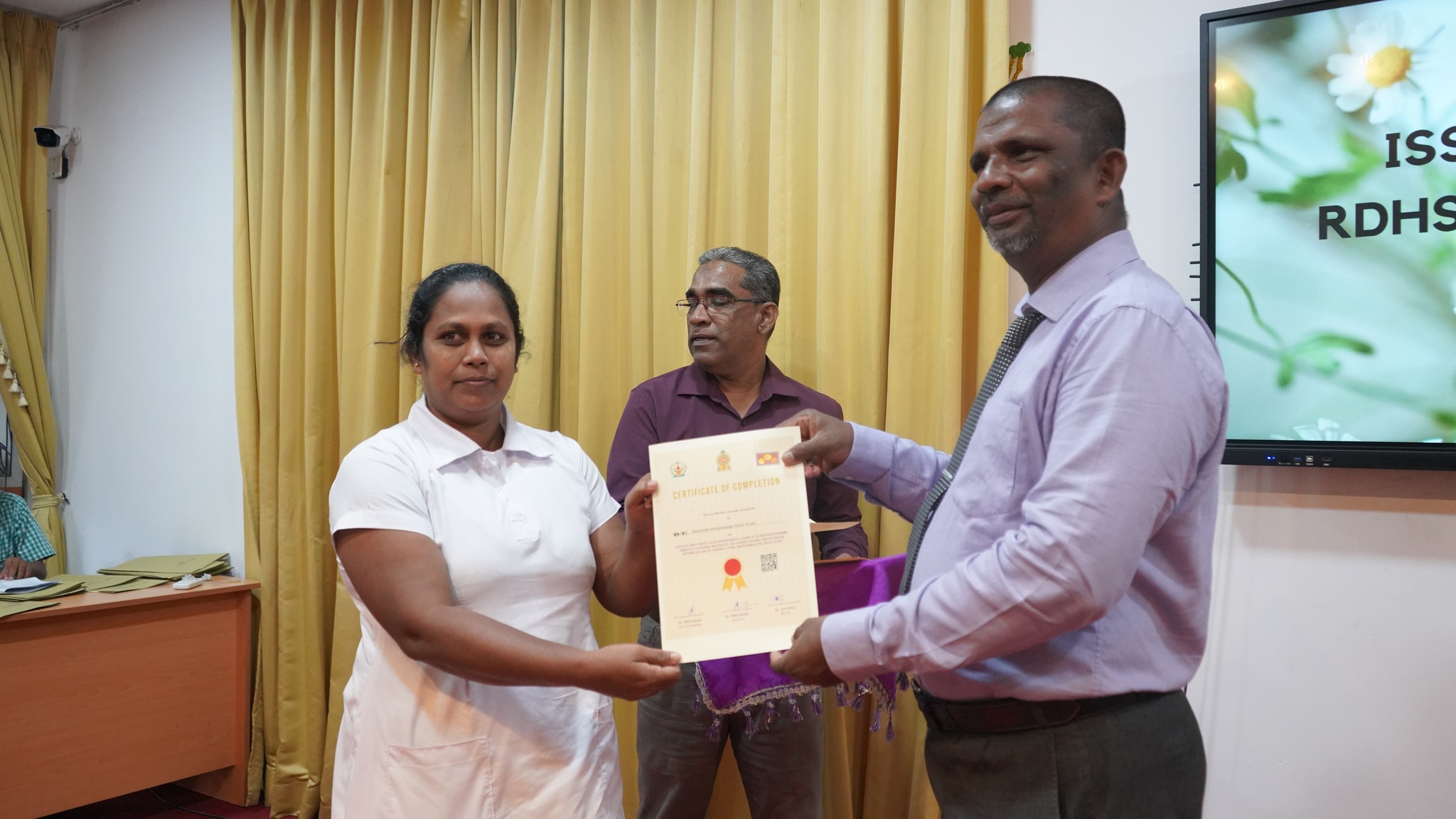 விசேட பயிற்சி பெற்ற புதிய சுகாதார ஊழியர்களுக்கு சான்றிதழ் வழங்கல்!